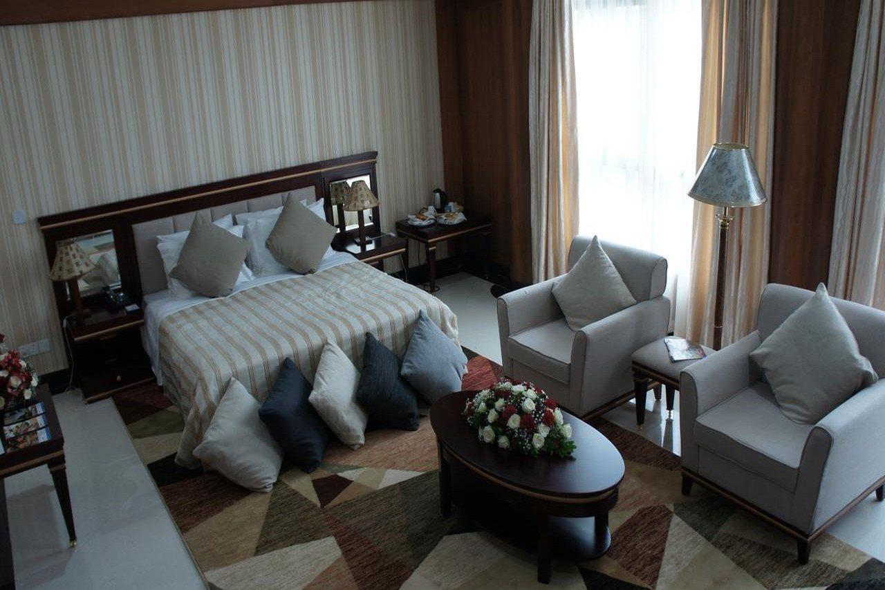 Peacock Hotel Dar-es-Salaam Eksteriør bilde