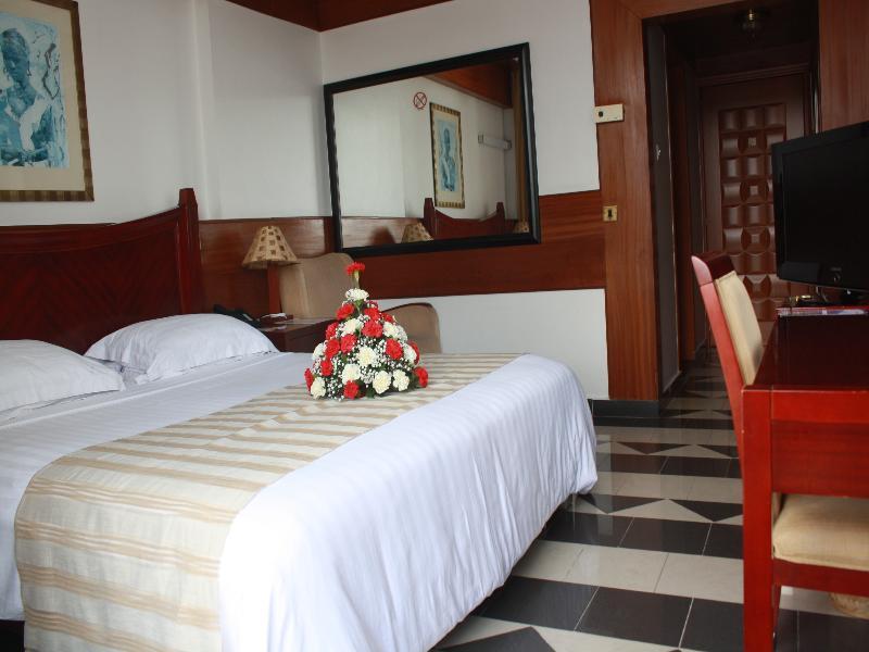 Peacock Hotel Dar-es-Salaam Eksteriør bilde