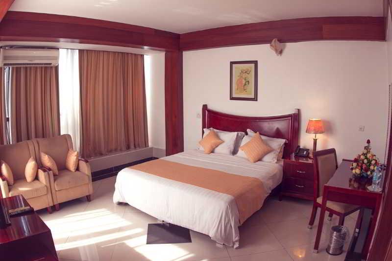 Peacock Hotel Dar-es-Salaam Eksteriør bilde