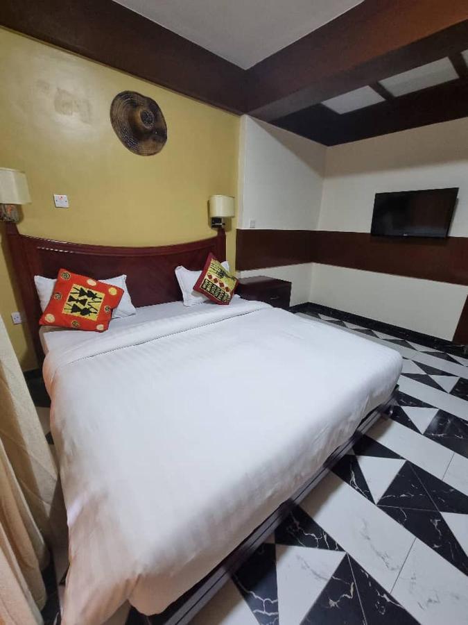 Peacock Hotel Dar-es-Salaam Eksteriør bilde