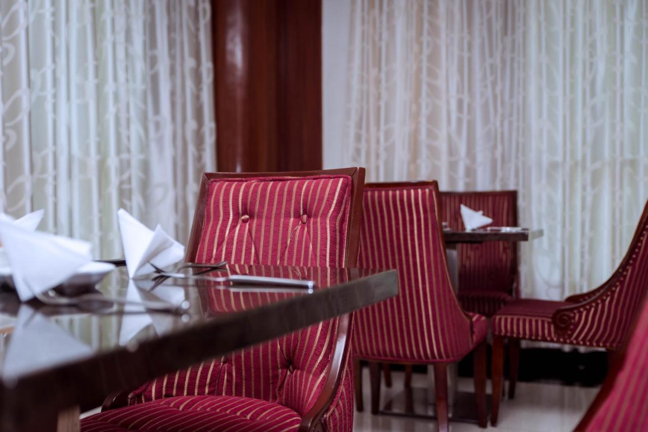 Peacock Hotel Dar-es-Salaam Eksteriør bilde