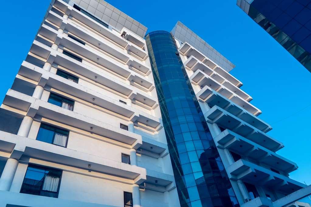 Peacock Hotel Dar-es-Salaam Eksteriør bilde