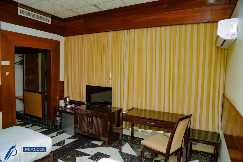Peacock Hotel Dar-es-Salaam Eksteriør bilde