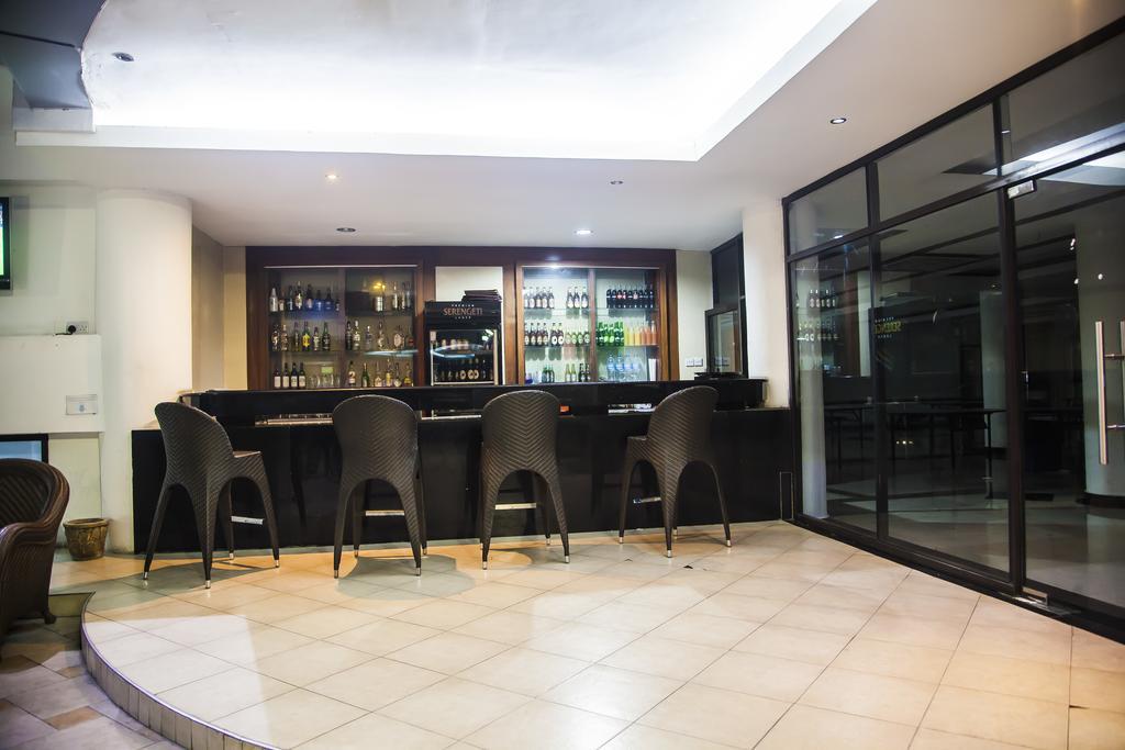 Peacock Hotel Dar-es-Salaam Eksteriør bilde