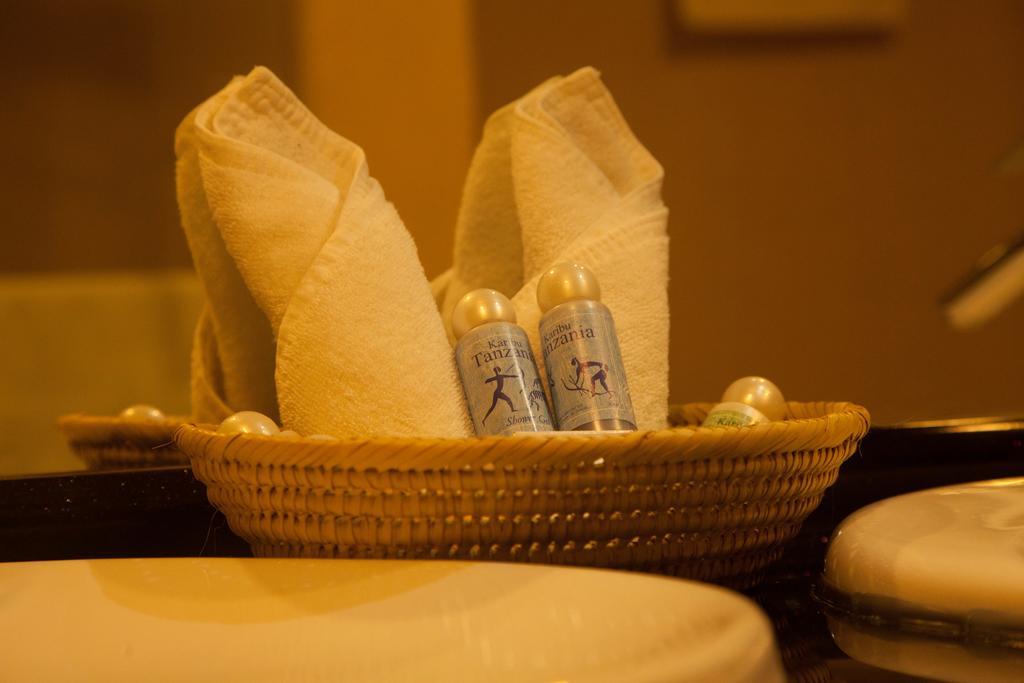 Peacock Hotel Dar-es-Salaam Eksteriør bilde