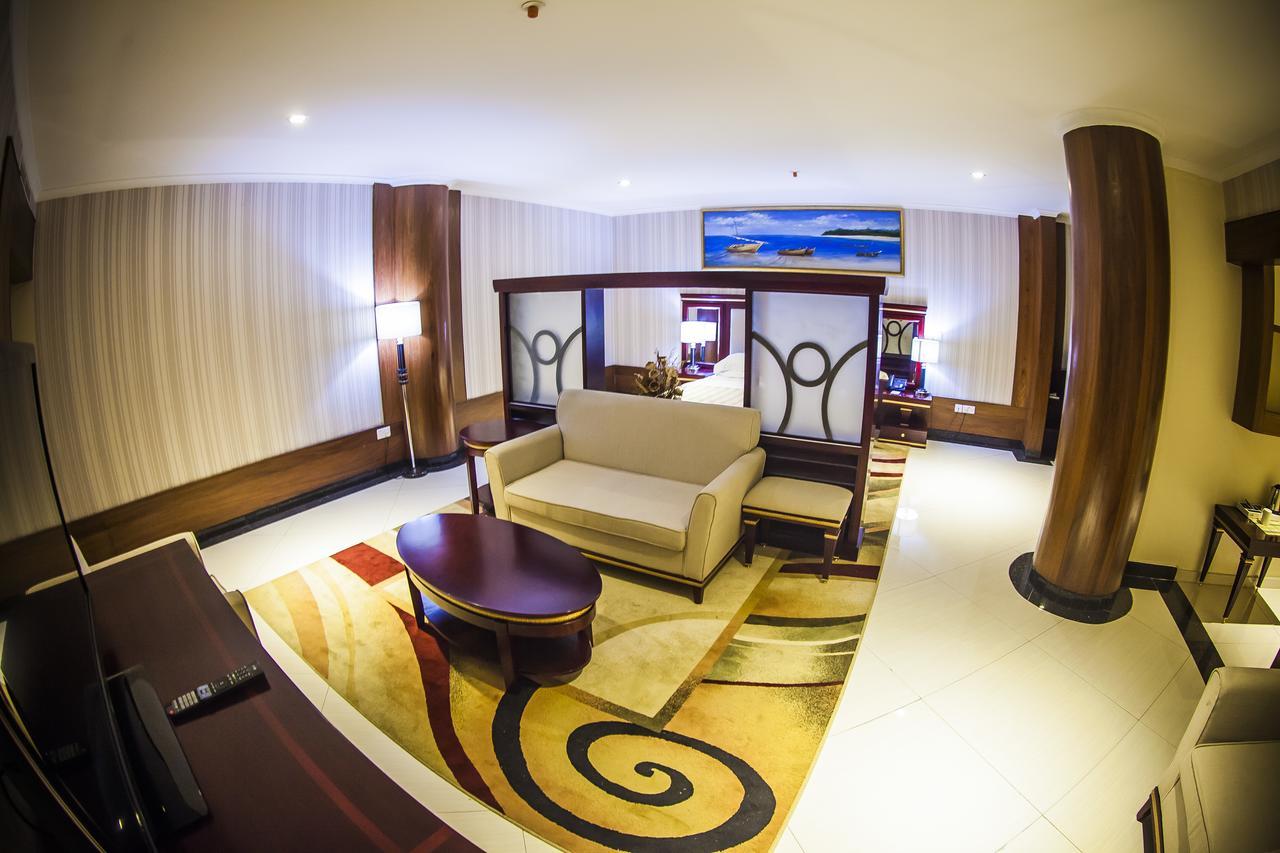 Peacock Hotel Dar-es-Salaam Eksteriør bilde