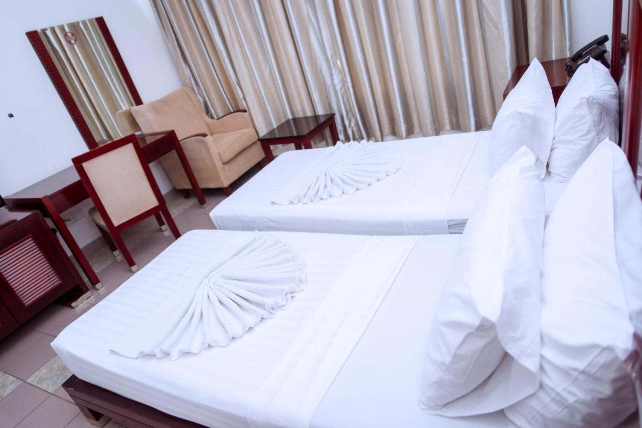 Peacock Hotel Dar-es-Salaam Eksteriør bilde